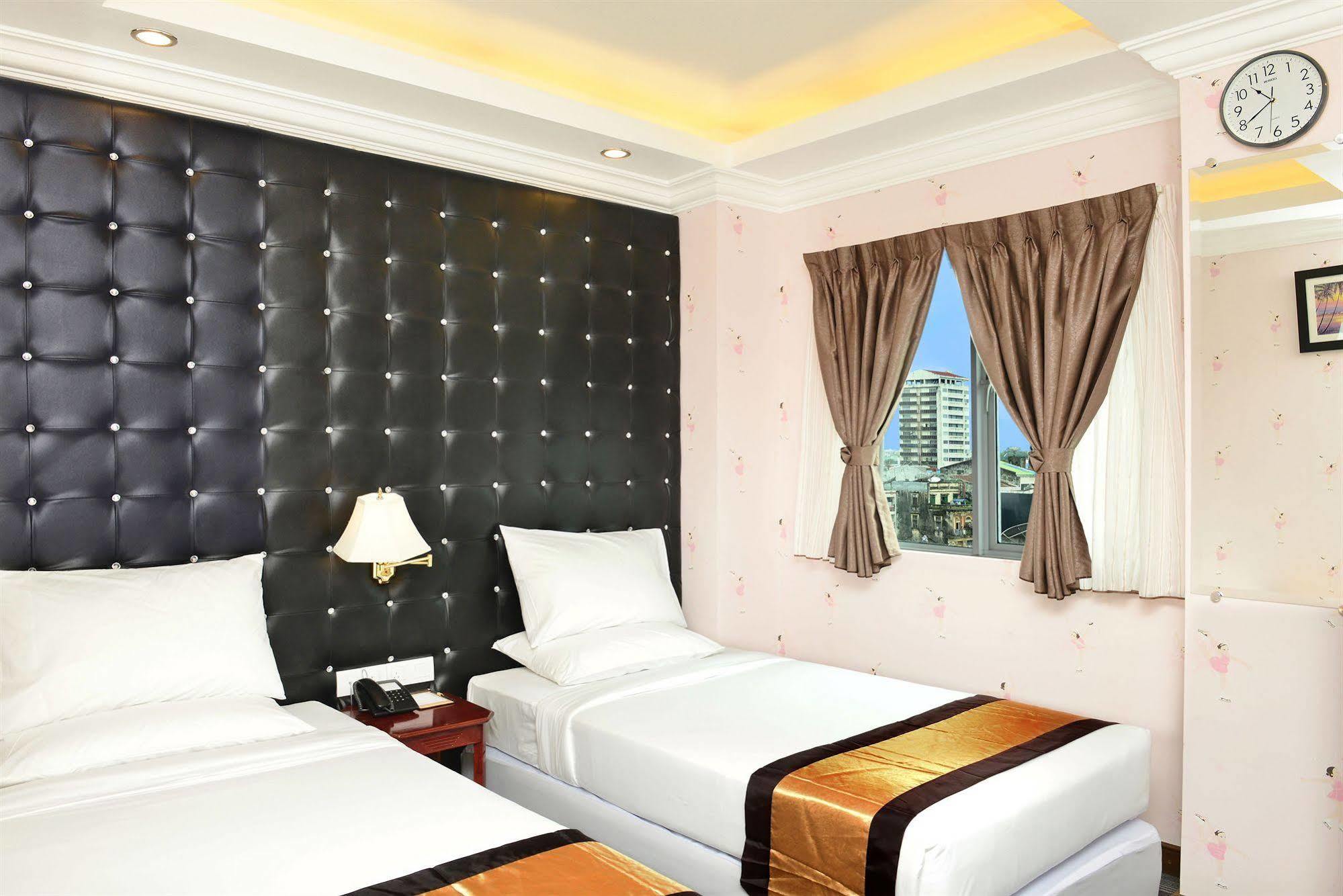 Hotel Grand United - 21St Downtown Yangon Esterno foto